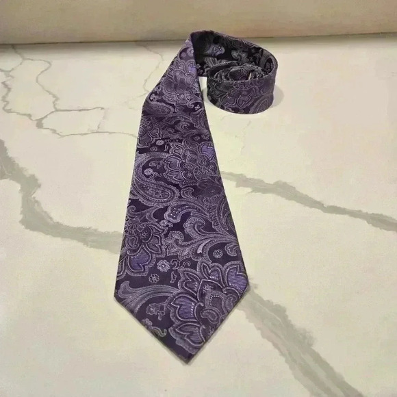 Donald J. Trump Signiture Collection Gold Bar Paisley 100% Silk Tie Purple Mens - Picture 1 of 7